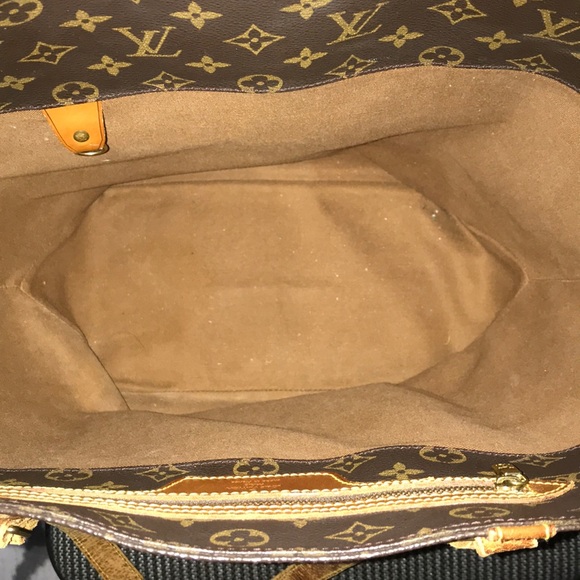 Authentic LV bucket bag - Picture 3 of 8